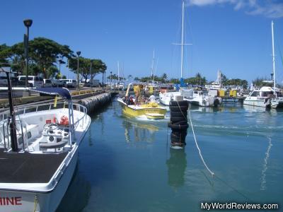 The yellow boat that took us parasailing
