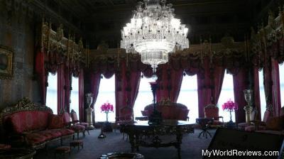 A sitting room inside the palace