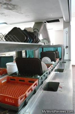 The conveyor belt for dishes
