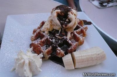 Waffle with Bananas