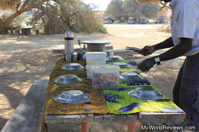Picnic lunch at Sosussvlei