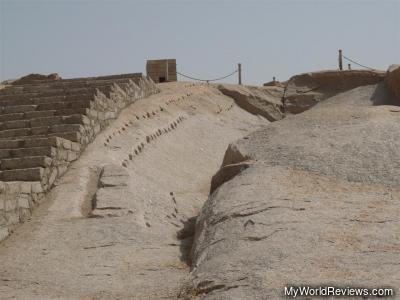 At the same quarry, you can see places where other obelisks were cut