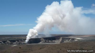 The vent at halemaâ€˜umaâ€˜u during the day